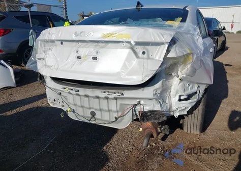 2024 Kia Forte Lxs z USA, uszkodzony, nr VIN 3KPF24AD0RE703227